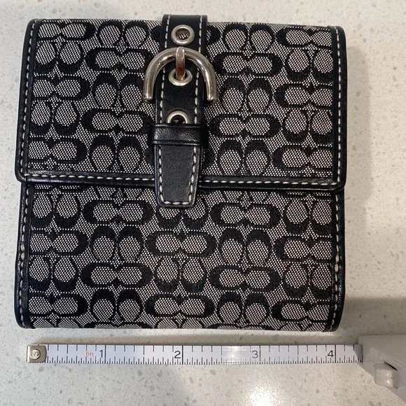 Authentic Coach leather signature canvas mini wallet with buckle - Picture 8 of 11